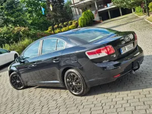 Toyota Avensis II 2.0 D-4D Premium 2010