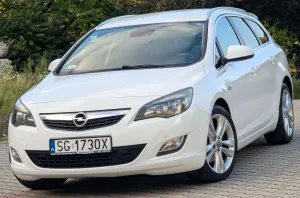 Opel Astra J 1.6 T Sport 2012