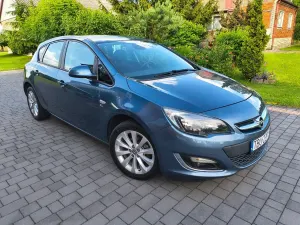 Opel Astra J 1.4 T Edition 150 2012
