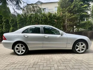 Mercedes-Benz C W203 (2000-2007) 220 CDI Automatik Classic Sport Edition 2005