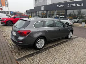 Opel Astra J 1.6 Sport 2010