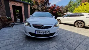 Opel Astra J 1.4 T Cosmo 2011