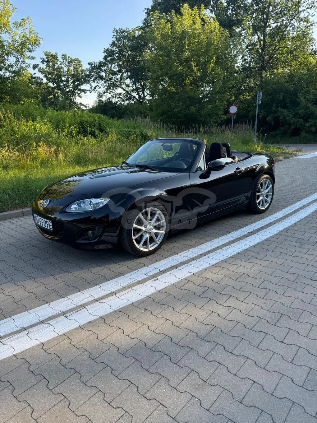 Mazda MX-5 (Miata) 2.0 Sport 2011