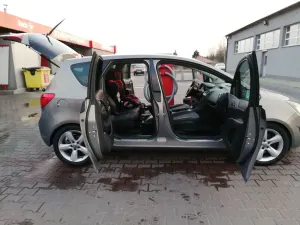 Opel Meriva II 2011