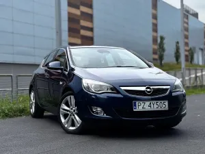 Opel Astra J 1.4 T Cosmo 2010