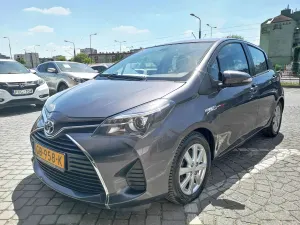 Toyota Yaris III Hybrid 100 Life 2014