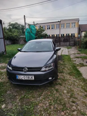 Volkswagen Jetta A6 1.6 TDI Blue Motion Technology Life 2011