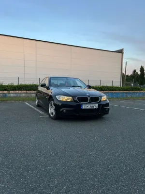 BMW 3 Series E90/E91/E92/E93 320i 2010