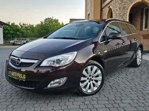 Opel Astra J 1.4 Turbo Cosmo 2011