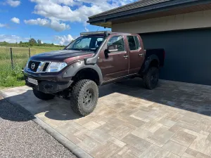 Nissan Navara 2.5 D Platinum 2011