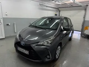 Toyota Yaris III Hybrid 100 Business Edition 2017
