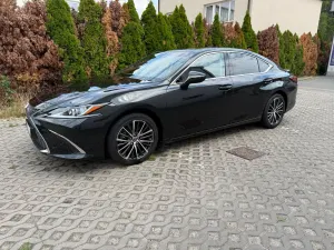 Lexus ES 2025