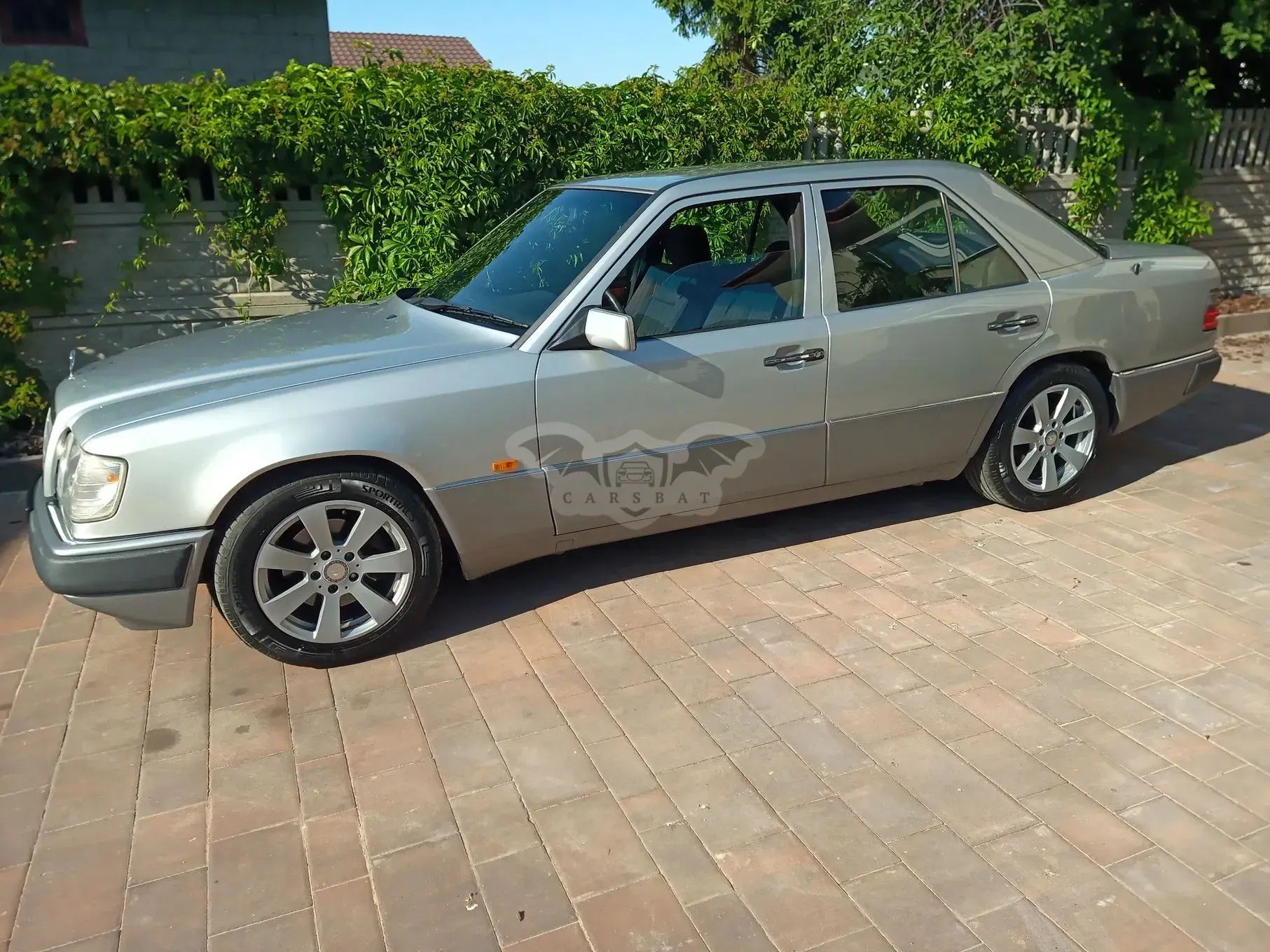 Mercedes-Benz E 1992