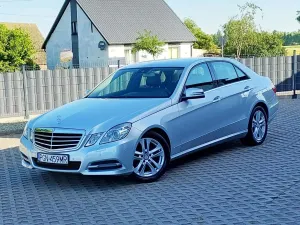 Mercedes-Benz E W212/W207 200 CGI BlueEFFICIENCY 7G-TRONIC Avantgarde 2012