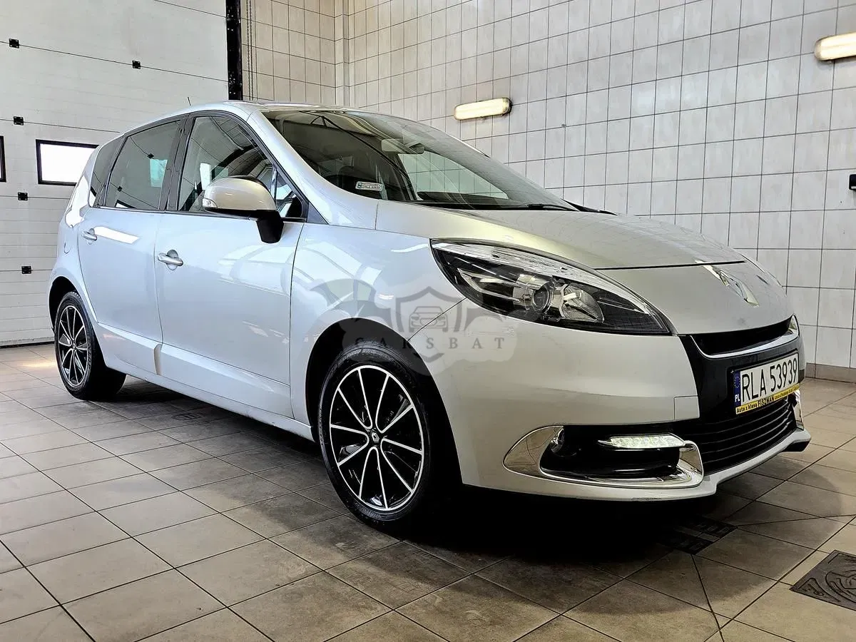 Renault Scenic III 2.0 16V 140 CVT Luxe 2012