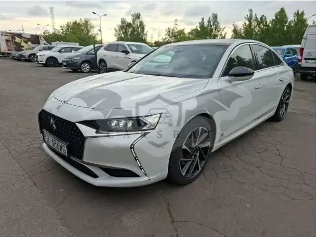 Ds automobiles N°8 2021