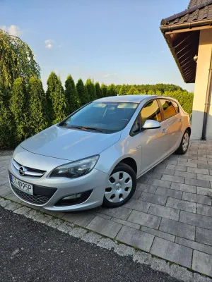 Opel Astra J 1.6 Active 2014