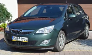 Opel Astra J 1.4 T Enjoy 2010