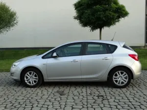 Opel Astra J (2009-2019) 1.6 Easytronic Selection 2010