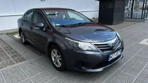 Toyota Avensis III (2009-) 2012