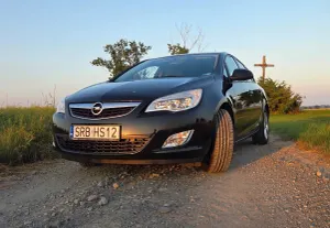 Opel Astra J (2009-2019) 1.4 EcoFLEX 150 Jahre 2011