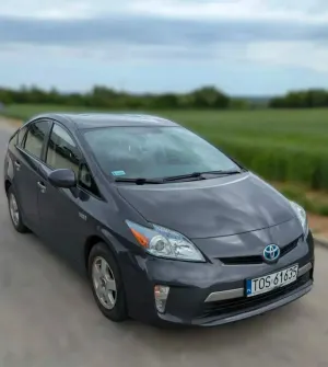 Toyota Prius III (2009-2015) 1.8 Hybrid Premium 2014