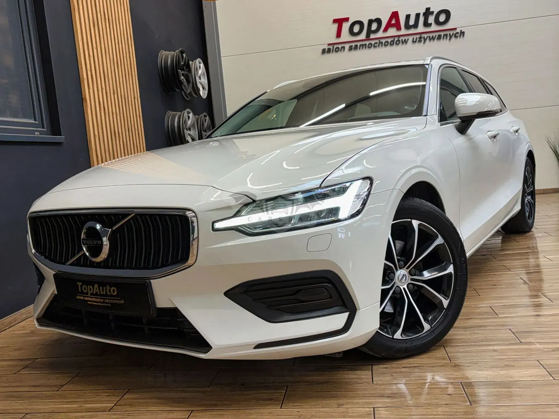 Volvo V60 II (2018- ) D4 Geartronic Momentum Pro 2020