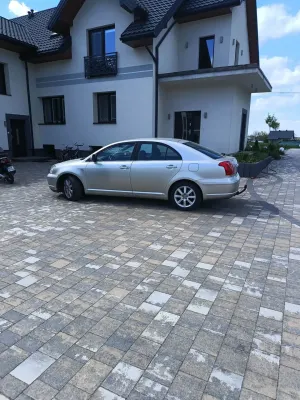 Toyota Avensis II (2003-2009) 2.0 D-4D Luna 2004