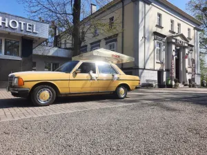Mercedes-Benz E 1983