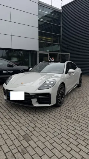 Porsche Panamera 4S 2025