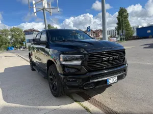 RAM 1500 5.7 Crew Cab Longbed Laramie Black 2023
