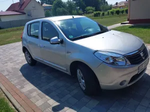Dacia Sandero I (2008-2012) 1.2 16V 75 Laureate 2011