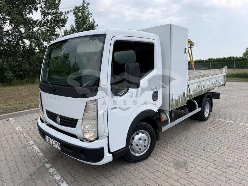 Renault Maxity 2011