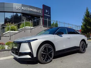 Ds automobiles N°8 2025