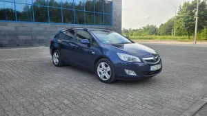 Opel Astra J (2009-2019) 1.7 CDTI Enjoy 2011