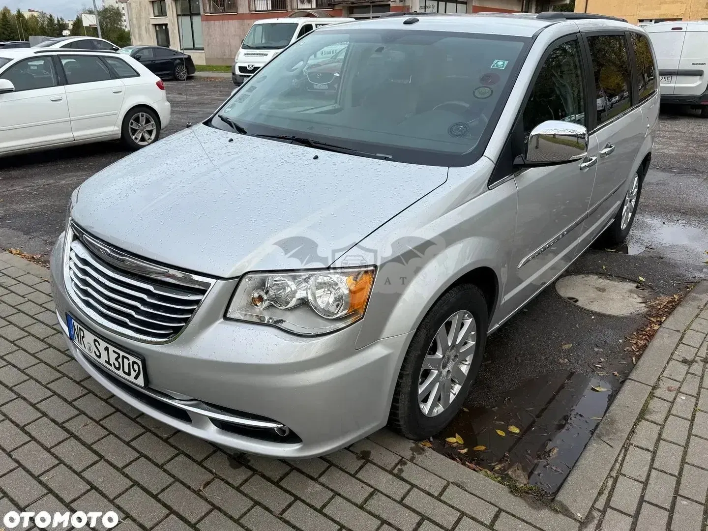 Chrysler Town & Country V (2007-2016) ver-3-6-touring 2011
