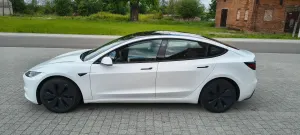 Tesla Model 3 2025