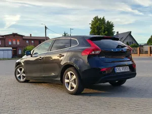 Volvo V40 II (2012-) D2 Momentum 2013