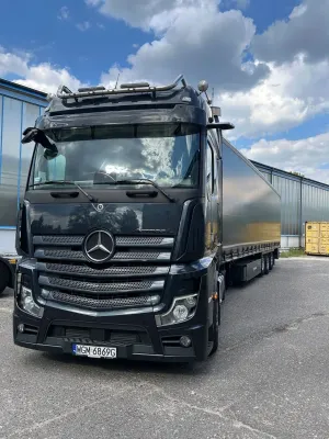 Mercedes-Benz Actros 2022