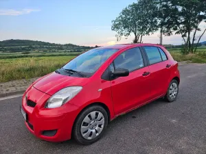 Toyota Yaris II (2005-2011) 1.33 Luna 2009