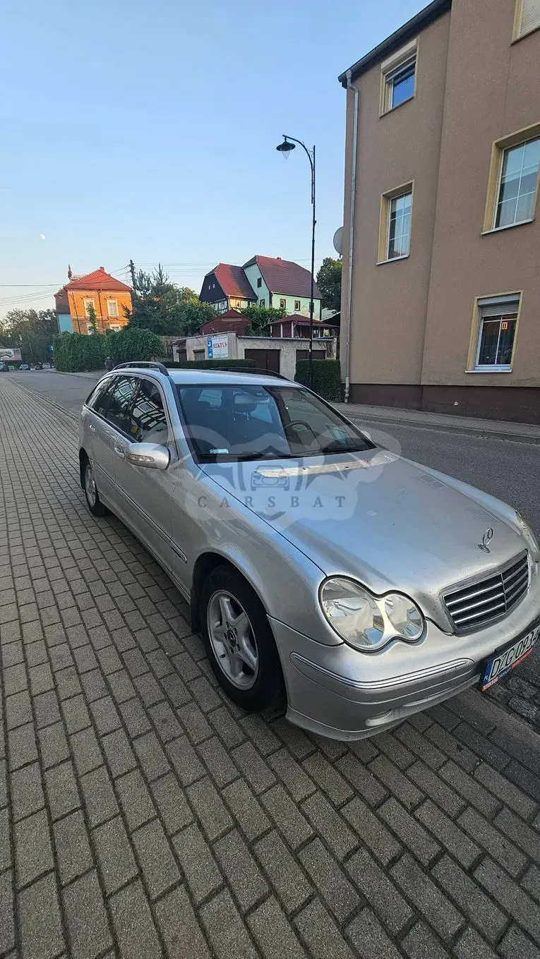 Mercedes-Benz C W203 (2000-2007) 220 T CDI Avantgarde 2001