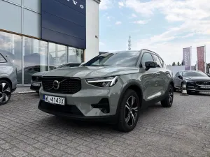 Volvo XC40 B3 Plus Dark 2025