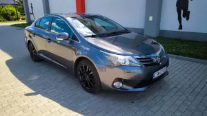 Toyota Avensis III (2009-) 1.8 Premium MS 2012