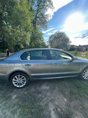 Skoda Superb II (2008-2018) 2.0 TDI DSG Ambition 2008