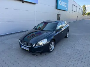 Volvo V60 I (2011-2018) D3 Momentum 2011