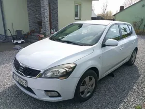 Kia Ceed I (2006-2012) 1.4 Comfort + 2011