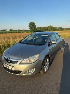 Opel Astra J (2009-2019) 1.6 Enjoy 2010