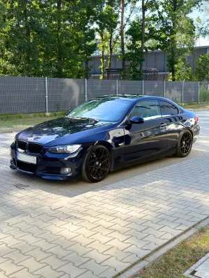 BMW 3 Series E90/E91/E92/E93 (2005-2012) 320d 2009