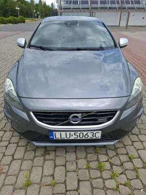 Volvo V40 II (2012-) D4 Drive-E R-Design Momentum 2014