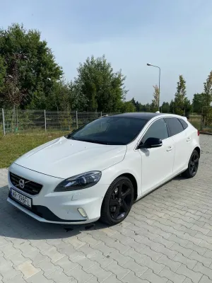 Volvo V40 II (2012-) D3 R-Design Kinetic 2013